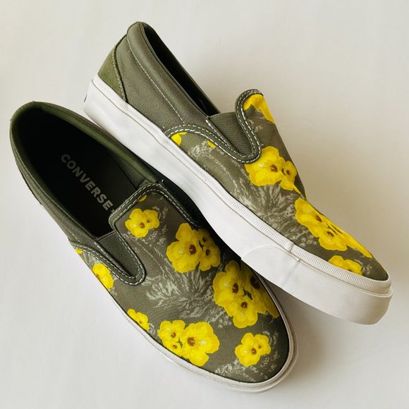 CONVERSE Unisex "One Star" Slip-On Canvas Sport Shoes NWOT - Picture 1 of 6